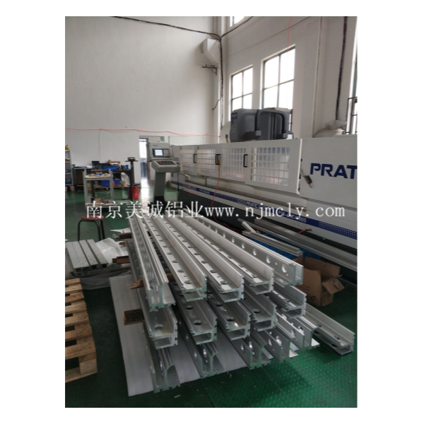 鋁型材怎么組裝成框架的？